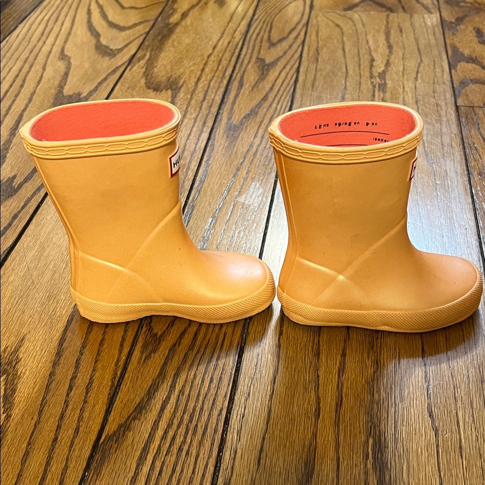 Hunter Vibrant Orange/shimmery Coral rain boots - Picture 4 of 9